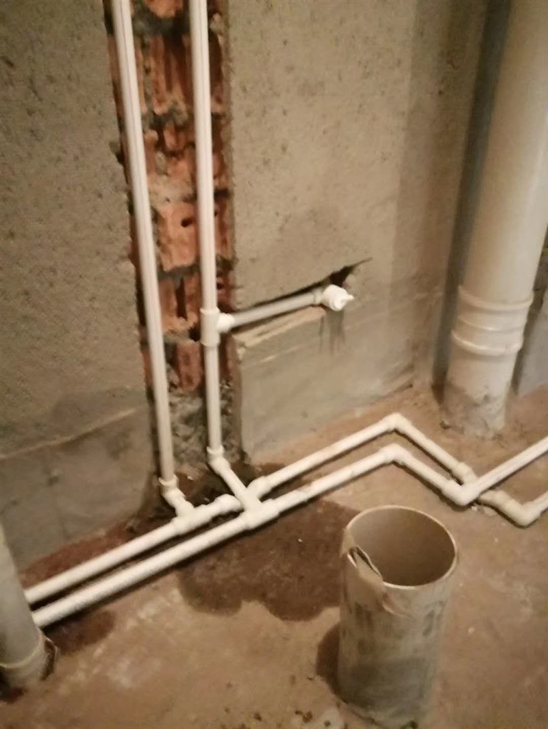 透地?zé)?，電工，暖氣維修鉆眼木瓦工大白工砸墻