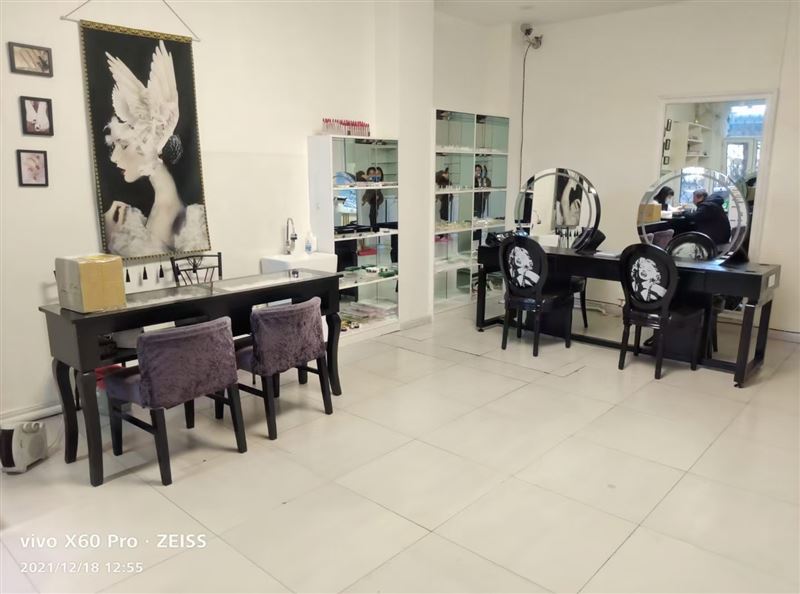 招收化妝美甲美睫學(xué)員