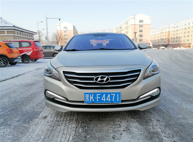 現(xiàn)代名圖自動(dòng)擋全景天窗