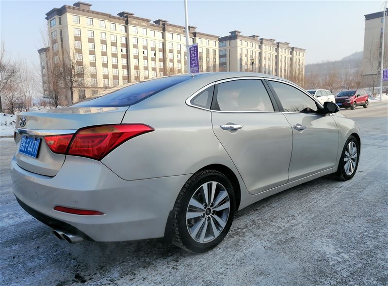 現(xiàn)代名圖自動(dòng)擋全景天窗