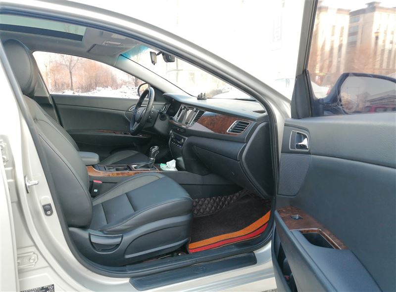 現(xiàn)代名圖自動(dòng)擋全景天窗