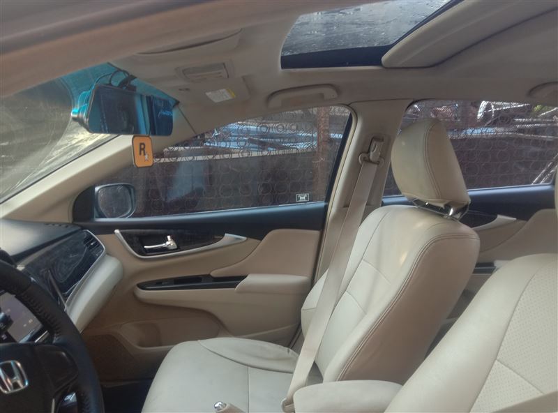 14年本田凌派自動(dòng)擋天窗高配