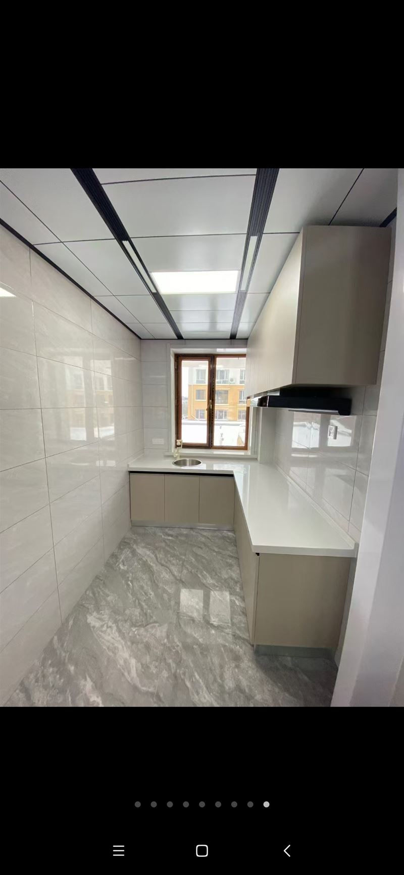 專業(yè)家政打掃衛(wèi)生擦玻璃