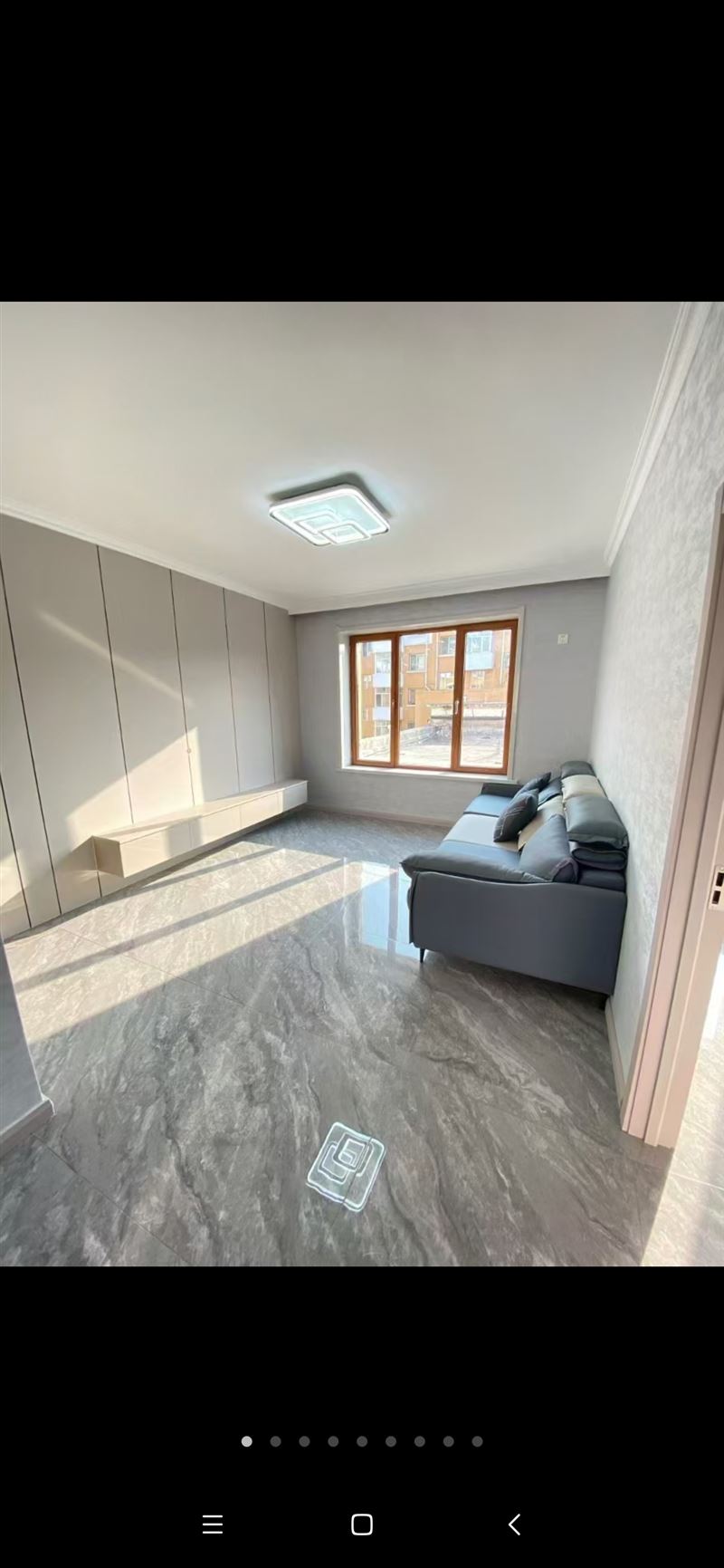 專業(yè)家政打掃衛(wèi)生擦玻璃