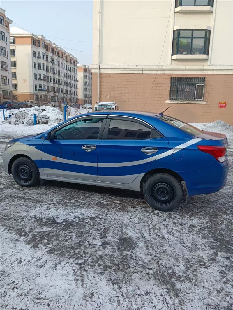 18年新款現(xiàn)代瑞納手動高配