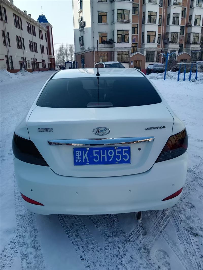 12年現(xiàn)代瑞納手動高配