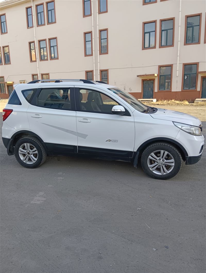 14年北汽幻速s2手動(dòng)高配