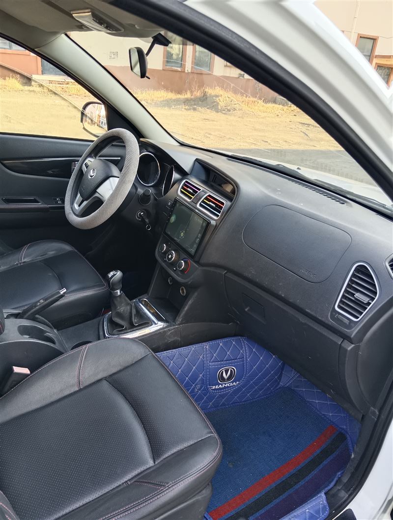 14年北汽幻速s2手動(dòng)高配