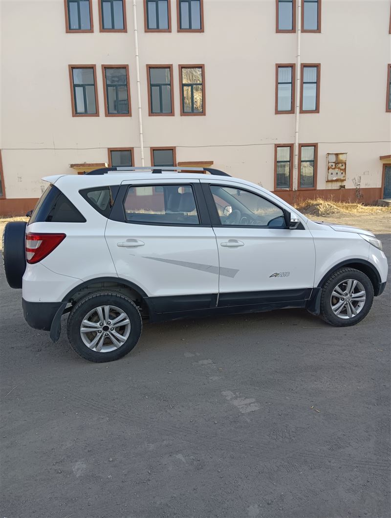 14年北汽幻速s2手動(dòng)高配