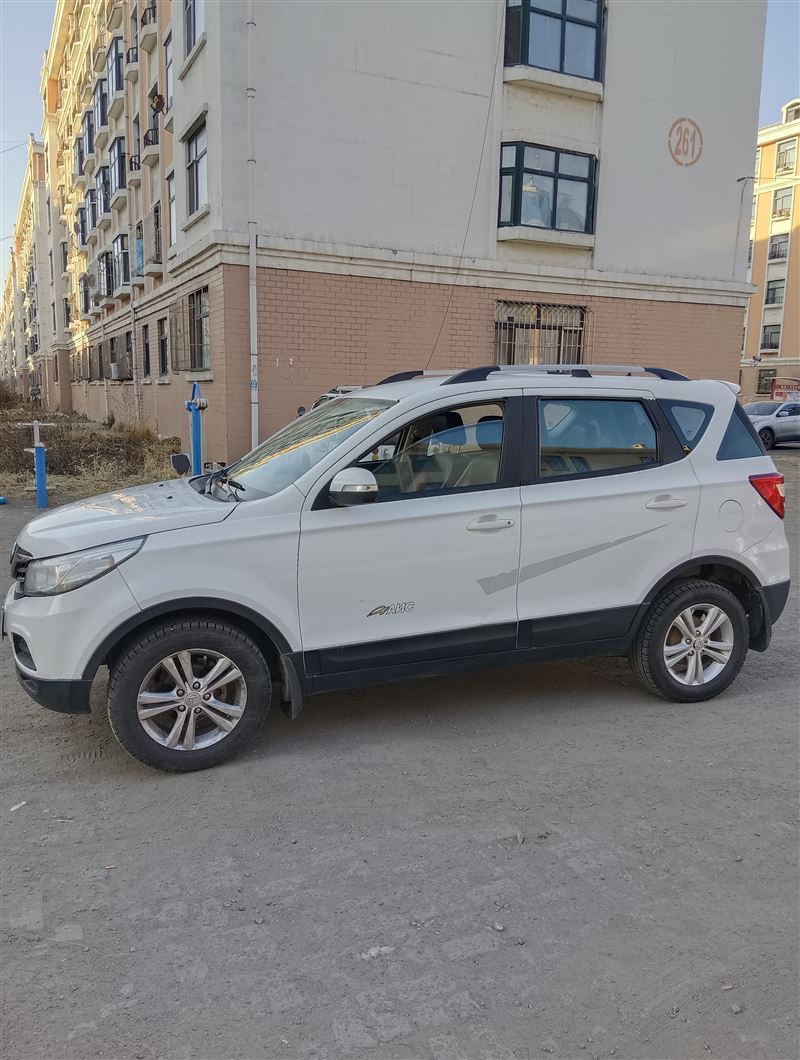 14年北汽幻速s2手動(dòng)高配