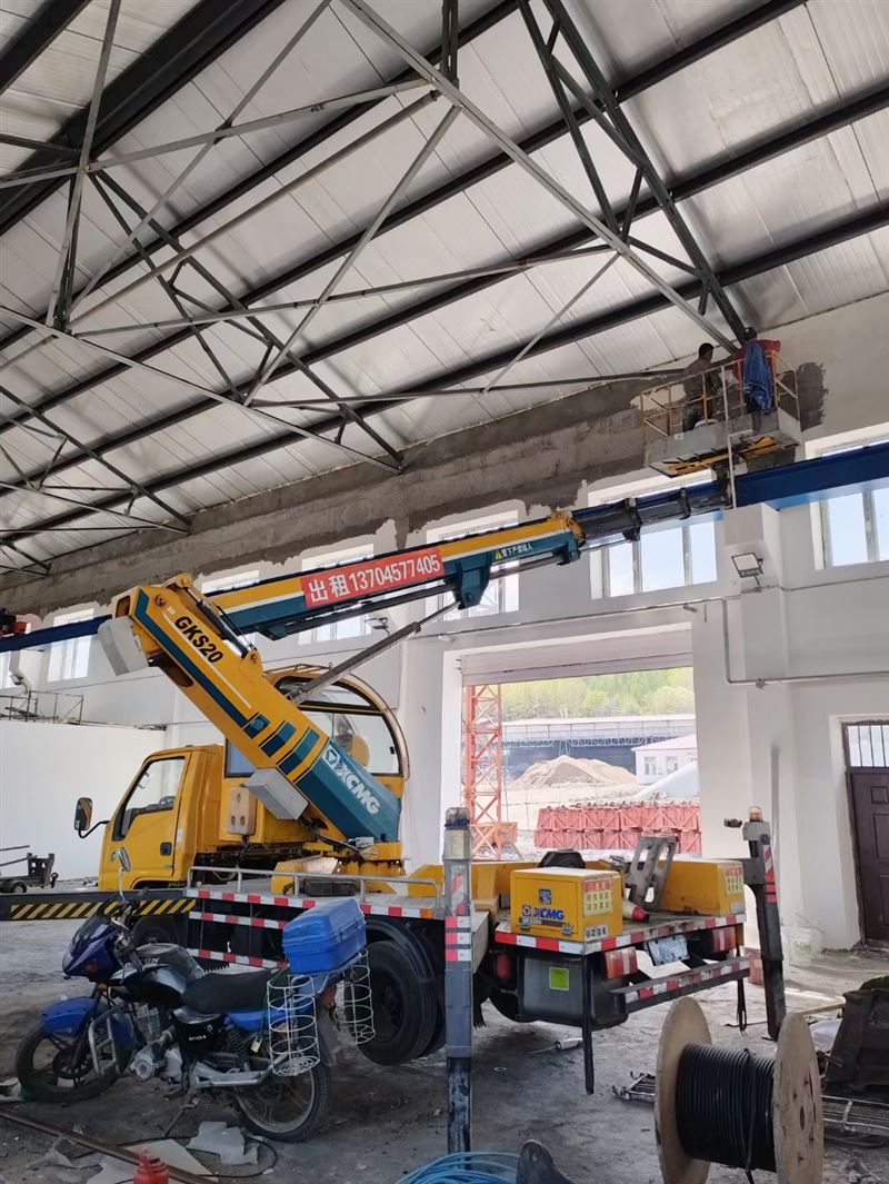 出租高空作業(yè)車，和半截子貨車