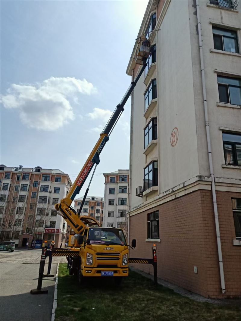 出租高空作業(yè)車，和半截子貨車