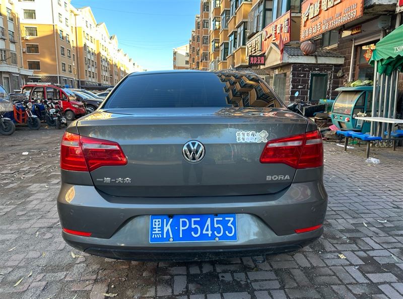 14 年大眾寶來新款自動擋頂配 2.8 萬