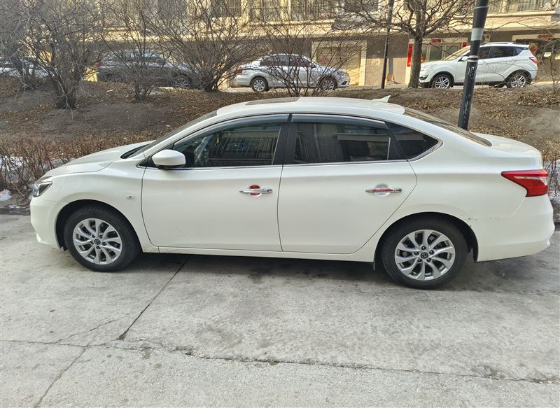 日產(chǎn)軒逸經(jīng)典自動(dòng)擋高配1.6 四萬(wàn)五