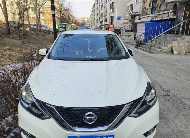 日產(chǎn)軒逸經(jīng)典自動(dòng)擋高配1.6 四萬(wàn)五