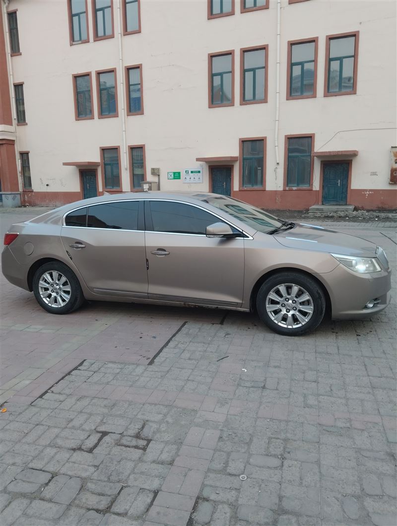 10年別克君越自動(dòng)擋高配原值20萬(wàn)