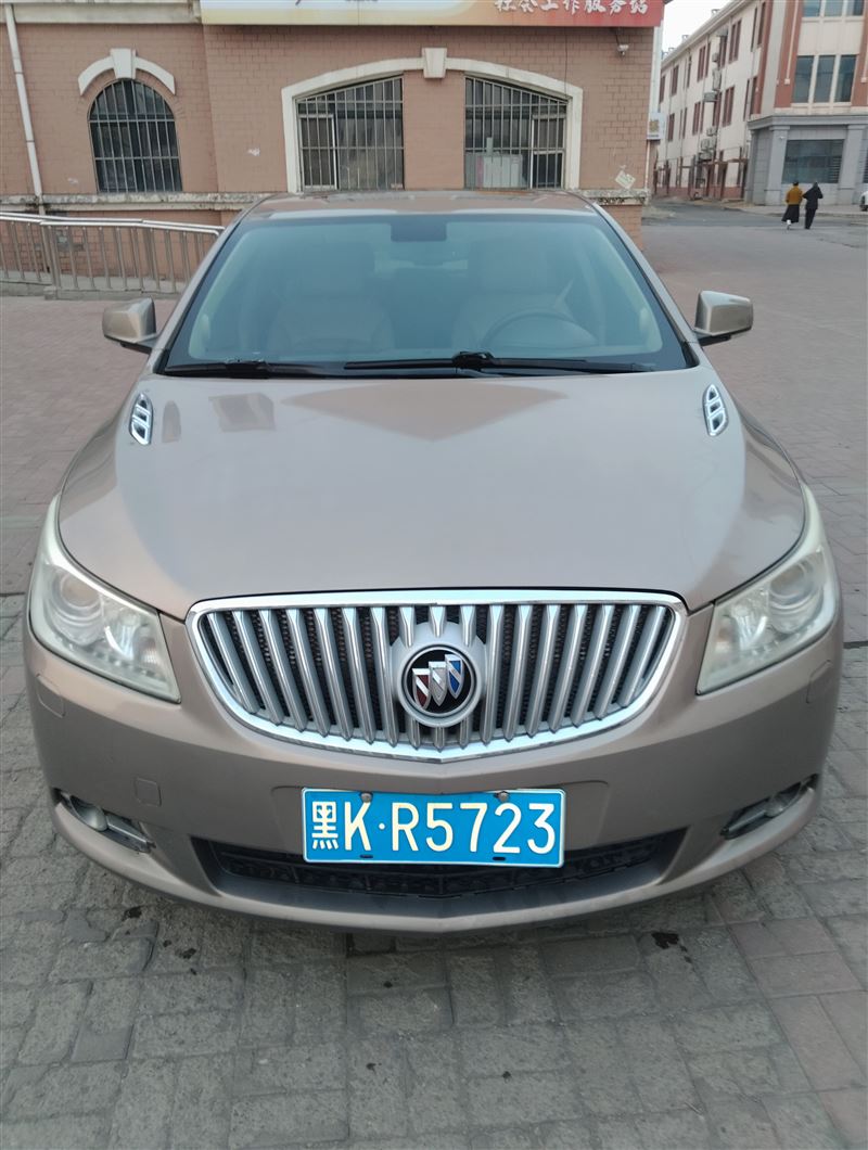 10年別克君越自動(dòng)擋高配原值20萬(wàn)